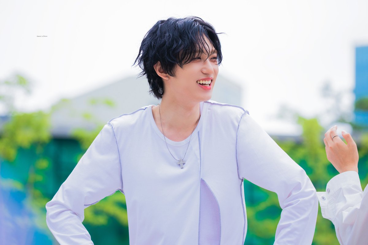 theoryoflove71's tweet photo. 생일축하해
#내일상에_새로운_태양이_뜬_그날 
#HappyTHEODay https://t.co/JsSNWlPkHd