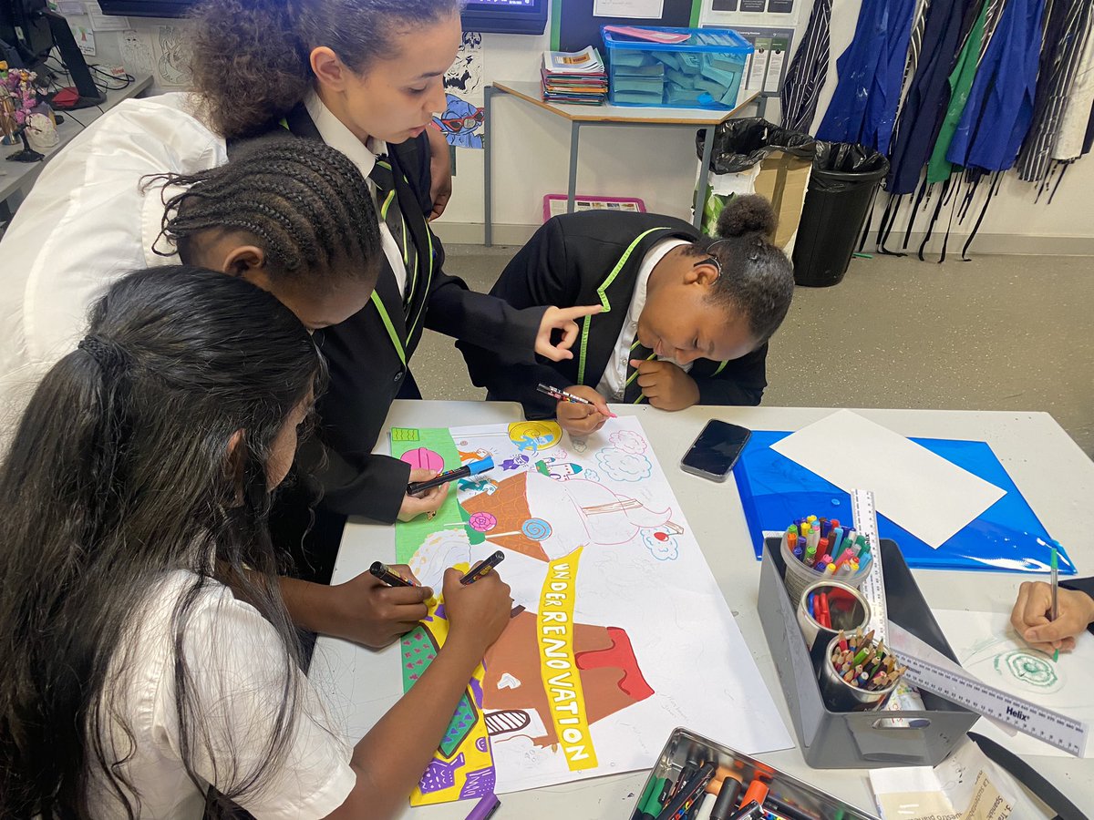 Miss_Taylor25's tweet photo. Art Club Friyay! We’re making custom Guitars if anyone is in the market for some awesome looking instruments 🎸 @OfficialNUSA #amazingnusa #artclub #art #designdivas https://t.co/MHnbSYPHn9