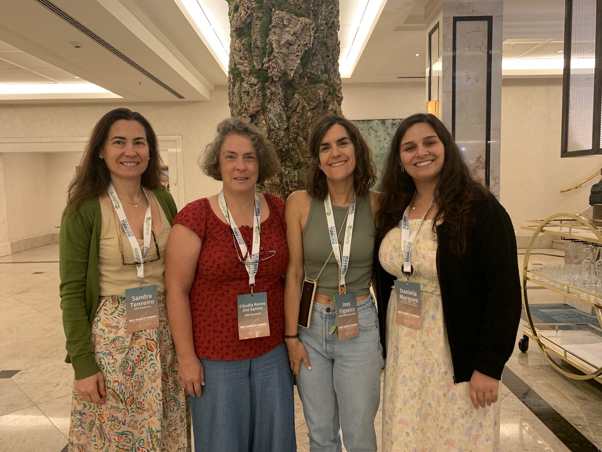 CNSantos_lab's tweet photo. What exciting times we face ahead! A lot of new challenges we bring from @MPSWorldSummit ! Thanks the amazing organisation!@ERC_Research @nova_medschool https://t.co/NBqLTkz82G