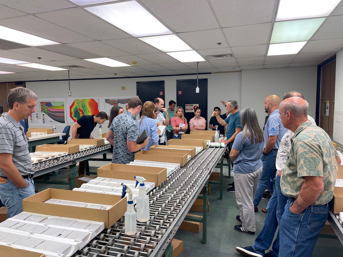 RCRL15's tweet photo. RCRL Summer Workshop looking cores from the Permian Basin at the HRC in Houston! https://t.co/xeUvFyg153
