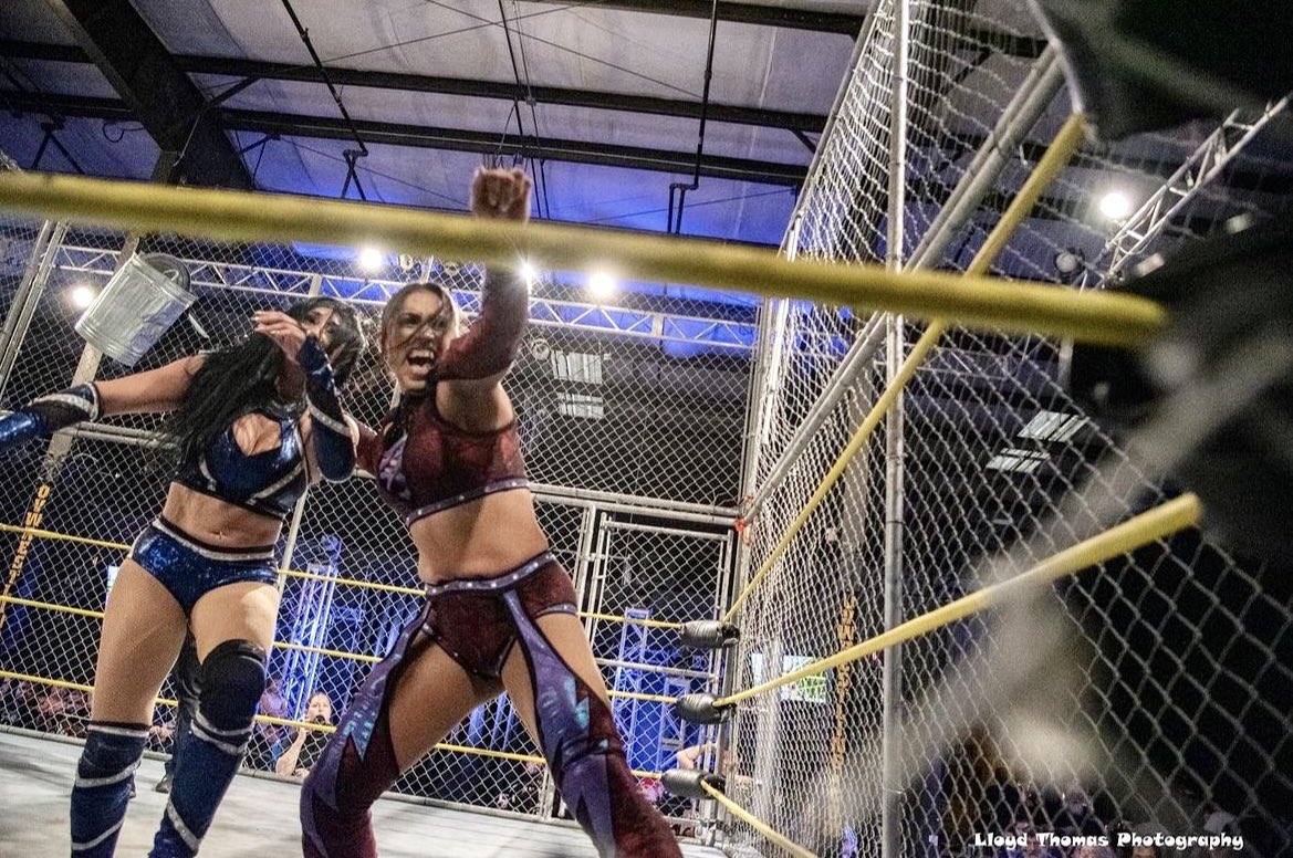 TiffanyNieves_'s tweet photo. #OVW #STEELCAGE
@ovwrestling @FiteTV
📍#DavisArena https://t.co/k6C6uIntrQ