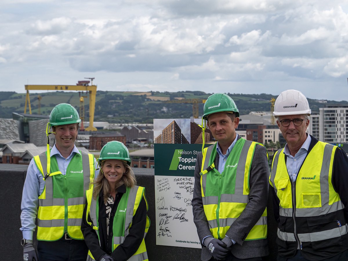 @GreystarApts, @LacunaDev & @GRAHAMGroupUK top out at Nelson Street: pbsanews.co.uk/2023/06/30/gre… cc @StudentRoostUK @FJArchitects @EtiveConsulting @UlsterUni #pbsanews #pbsa #toppingout #construction #constructionnews #residential #developments #builtenvironment #belfast