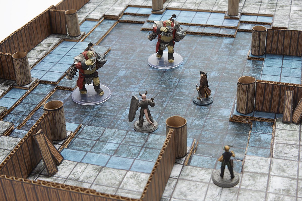 Flooded sunken chamber.
•
#DnD #DungeonsAndDragons #5e #TTRPG #RPG #TerrainBuilding #BattleMaps #Dice #D20 #DIY #Cardboard