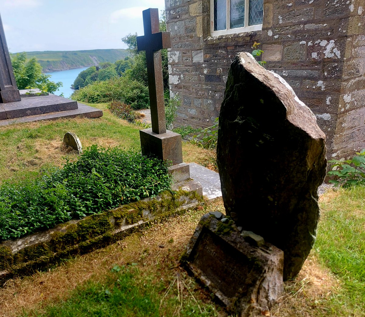skibbheritage's tweet photo. Two of Ireland's greatest writers, #EdithSomerville and #VioletMartin, are buried next to one another in #Castletownhend & co-wrote as as #SomervilleandRoss. Today we were presented with 2 first editions of their books by a very generous visitor #irishwriters #westcorkheritage https://t.co/SPyppVoIYD