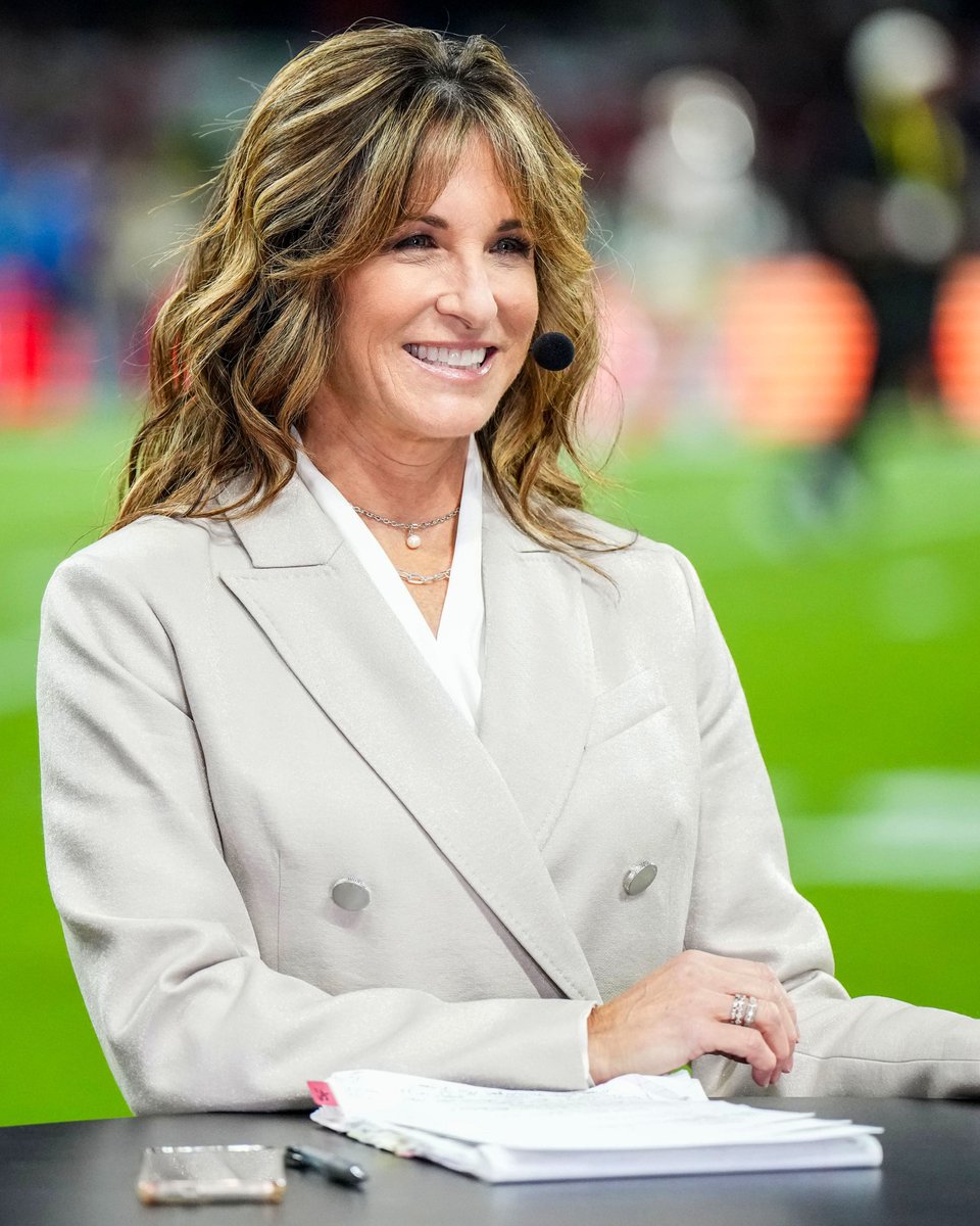 BREAKING: Suzy Kolber has been laid off by ESPN after 27 years with the network.

gofos.co/3XxfcHc