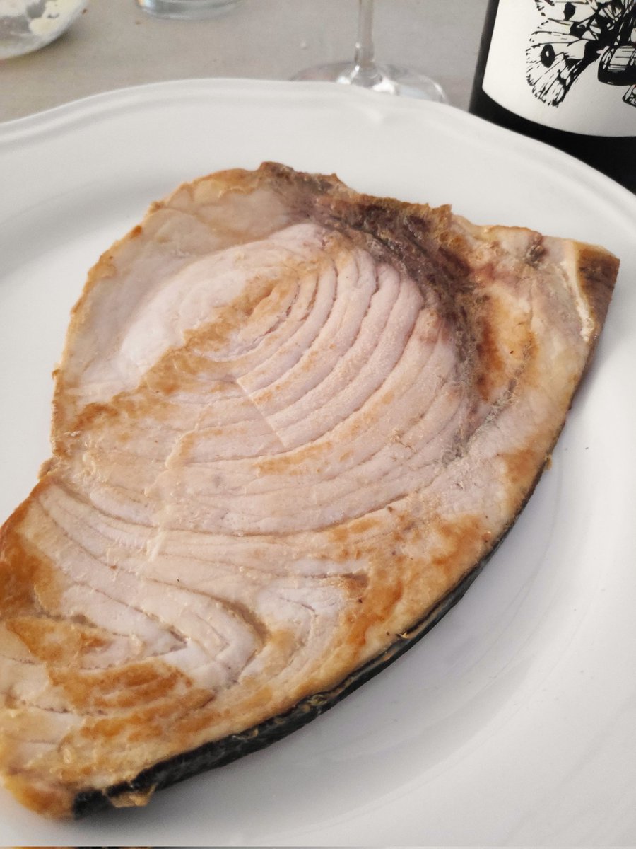 Vinazo el Portela do Vento de <a href="/DATERRA_/">DATERRA VITICULTORES</a> . Menudo color! Lo hemos acompañado con un poco de emperador.