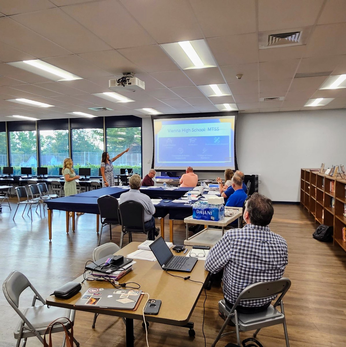 Vienna High School tweet media