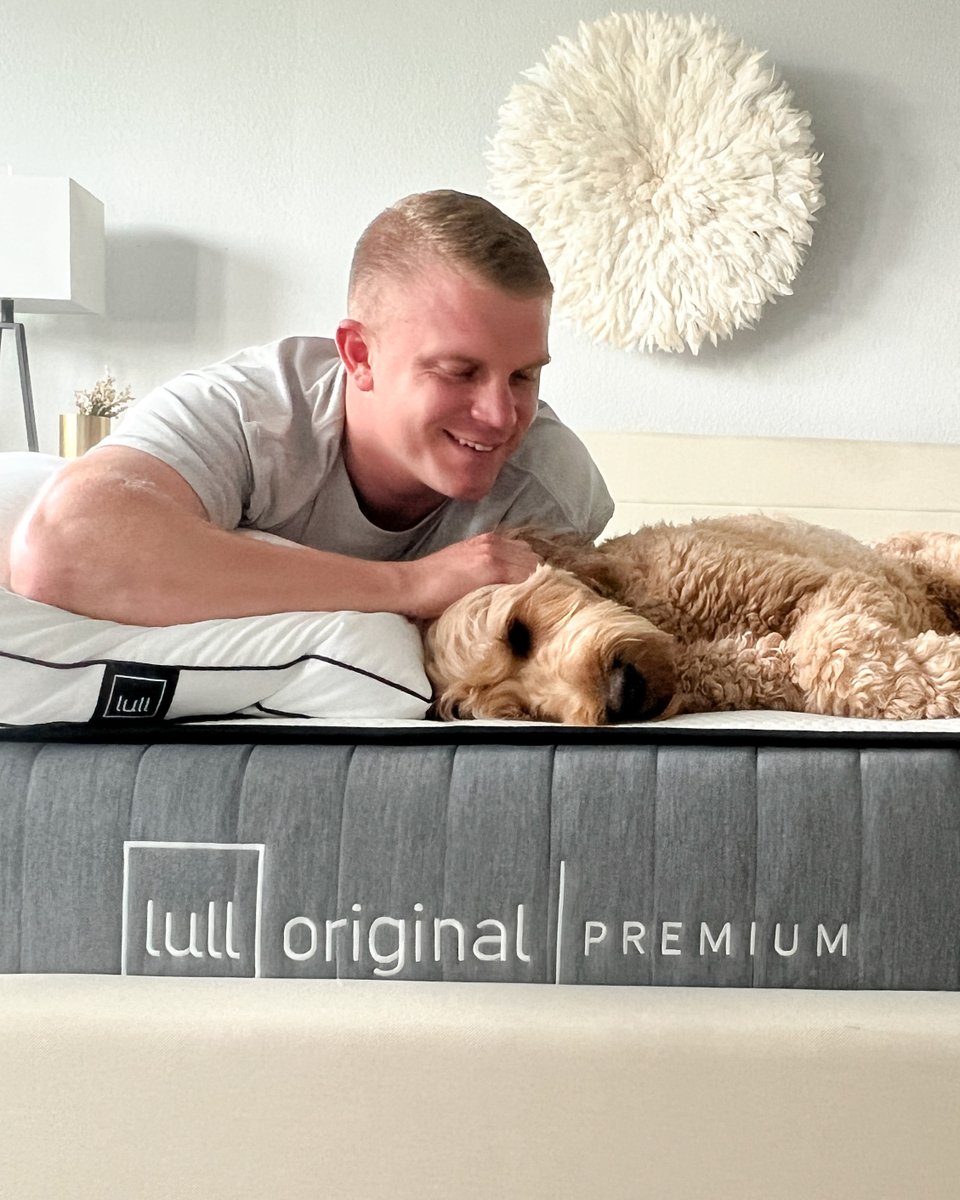 It's not just humans who adore the cozy comfort of Lull, our four-legged friends do too! 💤
.
.
.
.
.
#lullmattress #getyourlullon #petsbringustogether #petsrule #petsuniversal #petsofinstgram #petsphotography #petstagrams #petsinstagram #petsfriendly #petsathome #petslove #anima