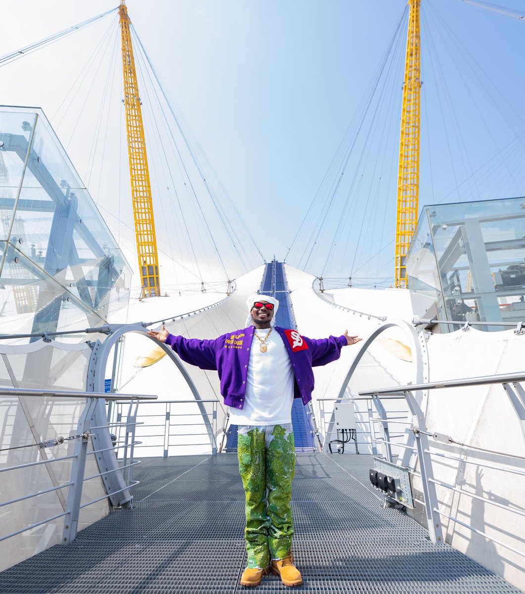 asakenews's tweet photo. GREATNESS ⭐️ will be coming to your city 🏙️ Get Ready For @asakemusik this summer ☀️

ASAKE LIVE IN LONDON 🇬🇧🚨 
🗓️: SUNDAY AUGUST 20TH 
🏟️: THE 02 ARENA LONDON 
🎫: https://t.co/uT0BjPSaKl 
@TundePhoenix @TheO2 

Hurry and get your tickets 🎫 
https://t.co/Wa818hsaVt https://t.co/rTbumuUEb3