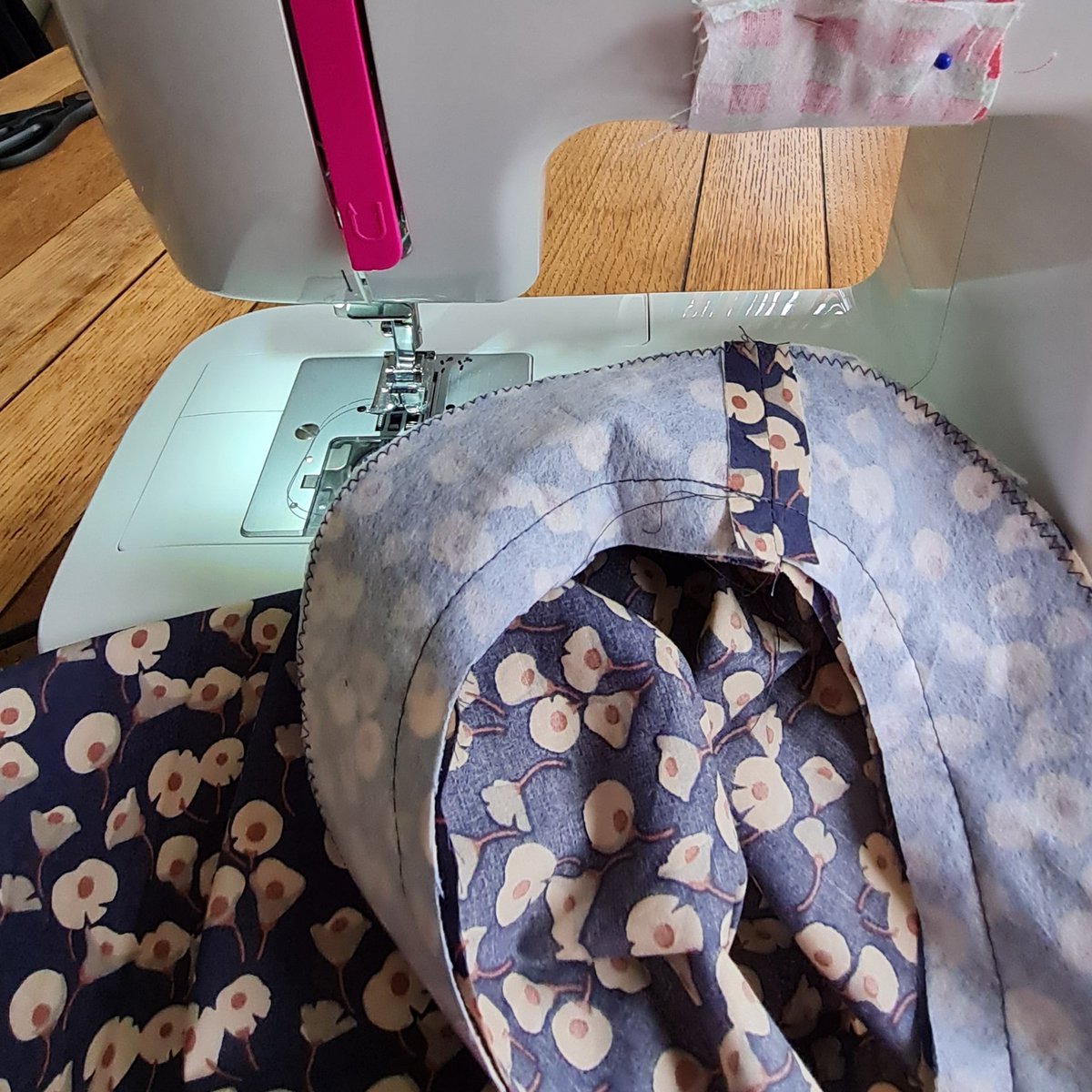 Channelling <a href="/rosamundi/">Rosa Mundi</a> by sewing whilst listening to cricket