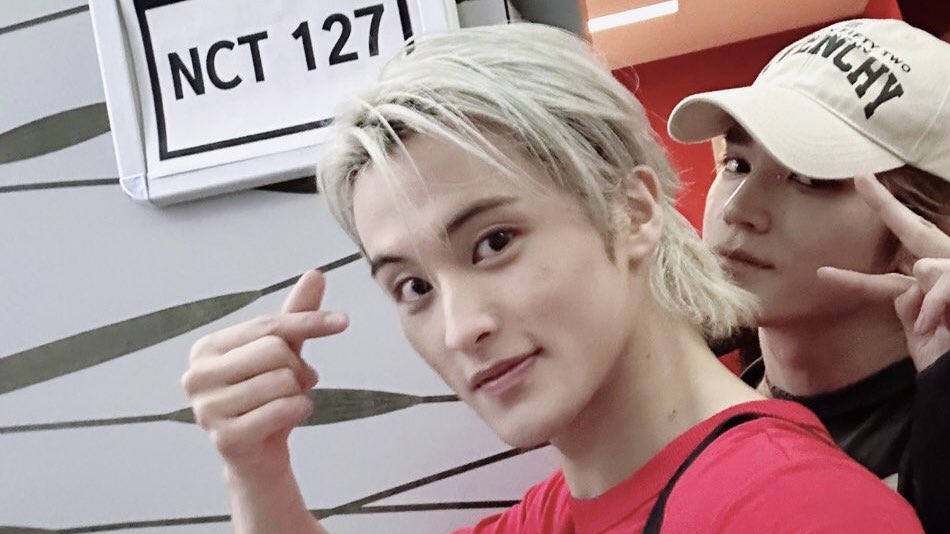 happy birthday to our taeyong! 🌹🤍🐯

#HAPPYTAEYONGDAY
#ShiningTaeyongDay
#샤랄라한_태용데이_렛츠고