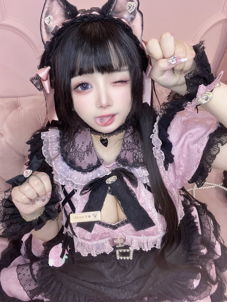 >這是分靈體 撫子(我在女僕店工作的花名)
>女僕ig連結🔗 https://t.co/dXx1k5GSc1
>我在メロメロ MeloMelo Cafe&amp;bar上班
>班表在ig的精選動態”出勤日” https://t.co/9fI1XcjPq6