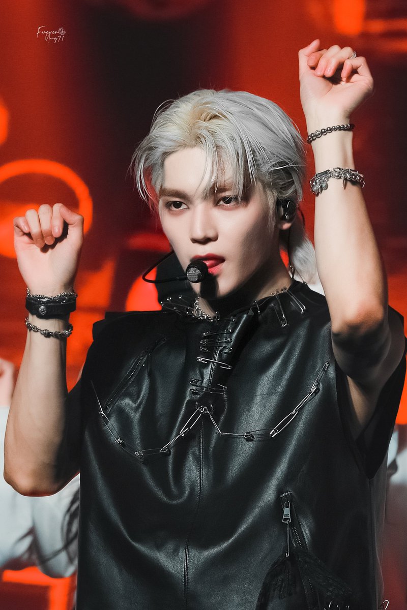 ForeverYong71's tweet photo. HAPPY BIRTHDAY MY SUPER STAR🌹

#ShiningTaeyongDay
#샤랄라한_테용데이_렛츠고
#HAPPYTAEYONGDAY
#태용 #TAEYONG #テヨン https://t.co/iRbGZcT8lf