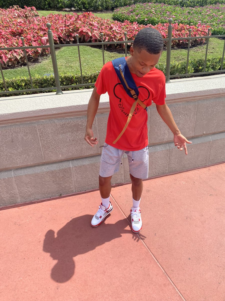RSigmas1914's tweet photo. #MeettheNeos #3
Javon “FeRHOciouΣ” Jones is a rising sophomore from Kenner, Louisiana. He is currently a computer science major who has aspirations of working under an IT company in cyber security or information systems or Entrepreneur in business and technology. https://t.co/VJMfd9cQDt