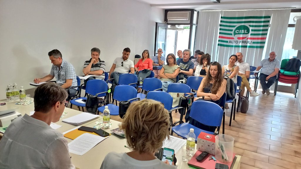 AST_CISL_AF's tweet photo. #30giugno la #CISL #AltoFriuli si è riunita sulla proposta di legge di iniziativa popolare ✍️promossa dalla @CislNazionale

Delegati e Referenti delle Federazioni hanno contribuito sull'importante tema della #partecipazione 👷🏻‍♂️👩🏽‍⚕️👩🏿‍🏭

#unpostoaltavolo https://t.co/cpAUUtS5uK