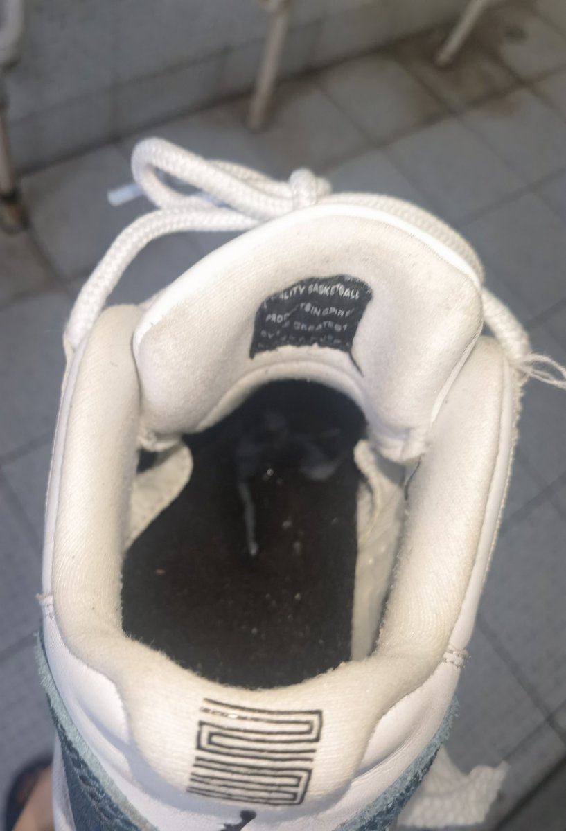 thirstyman160's tweet photo. 疯狂期末周！
AJ11？太喜欢了，味道也足（来不及录视频了） https://t.co/kVg6KIAter