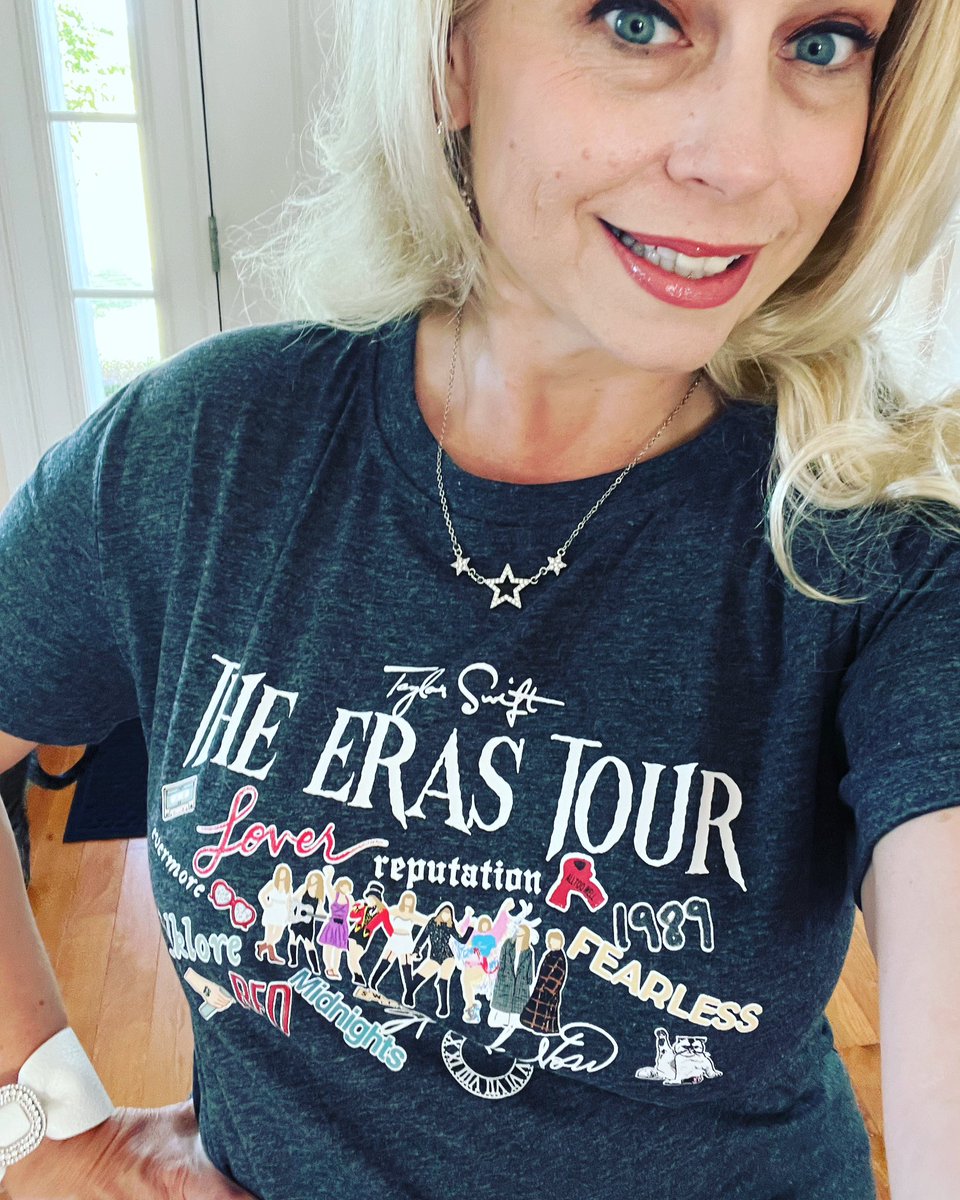 lisamanninglaw's tweet image. It’s Eras Tour day bitches!! #basicAF