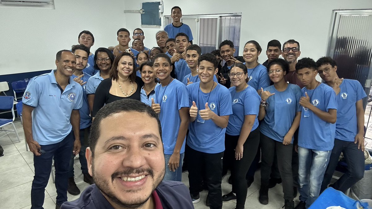 Alanoliveira318's tweet photo. Hoje a Guarda Mirim completa 18 anos de sua existência. E é com muita felicidade que vejo como esse Programa tem influenciado a vida de vários jovens.
Parabéns Guarda Mirim. 😃
#guardamirim https://t.co/24iwkBAlh3