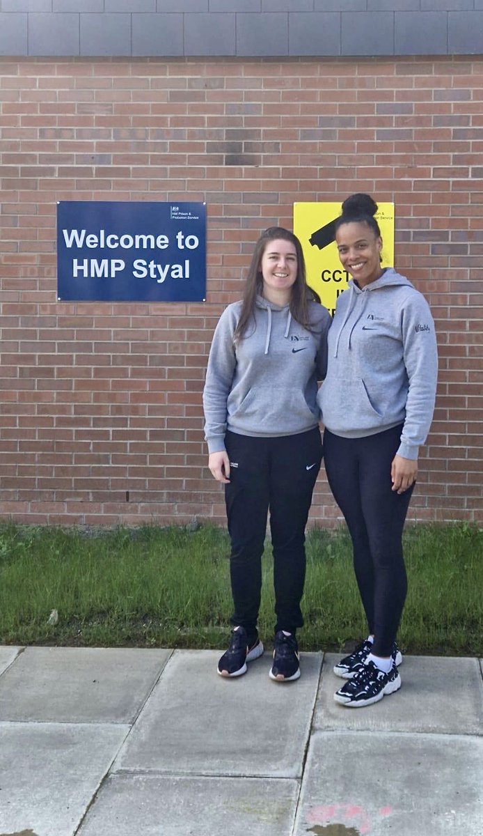👭Just because women are in prison, it doesn't mean we should turn a blind eye. 👏Here's to building the resilience, determination and self-belief of the women at HMP Styal through the power of netball! #DedicatedToDifference #AGameForLife #AThrivingCollective @EnglandNetball
