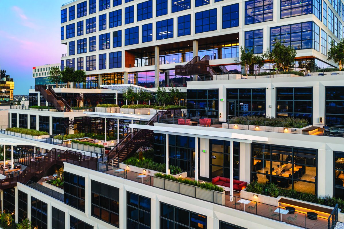 With the warmer weather comes the opportunity to work outside! ☀️😎 

Our EPIC property in sunny Southern California has more per-floor outdoor space than any office high-rise building in Los Angeles and features usable terraces on every floor.