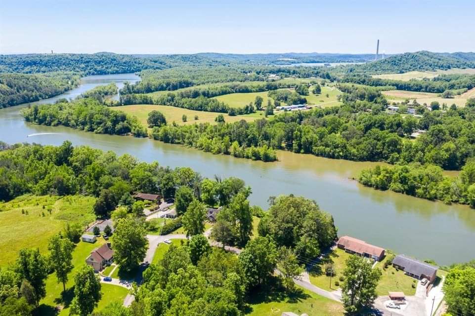 EdMyHouseTn's tweet photo. Under Contract! Great Clients just made a new to Tennessee Family Very Happy!
Can we help with your real estate needs? We make dreams happen.
Reach Out 865-415-6012!
#HandHTeam #affordabledreamhomeshomesknoxville https://t.co/D4DivHv4Ka