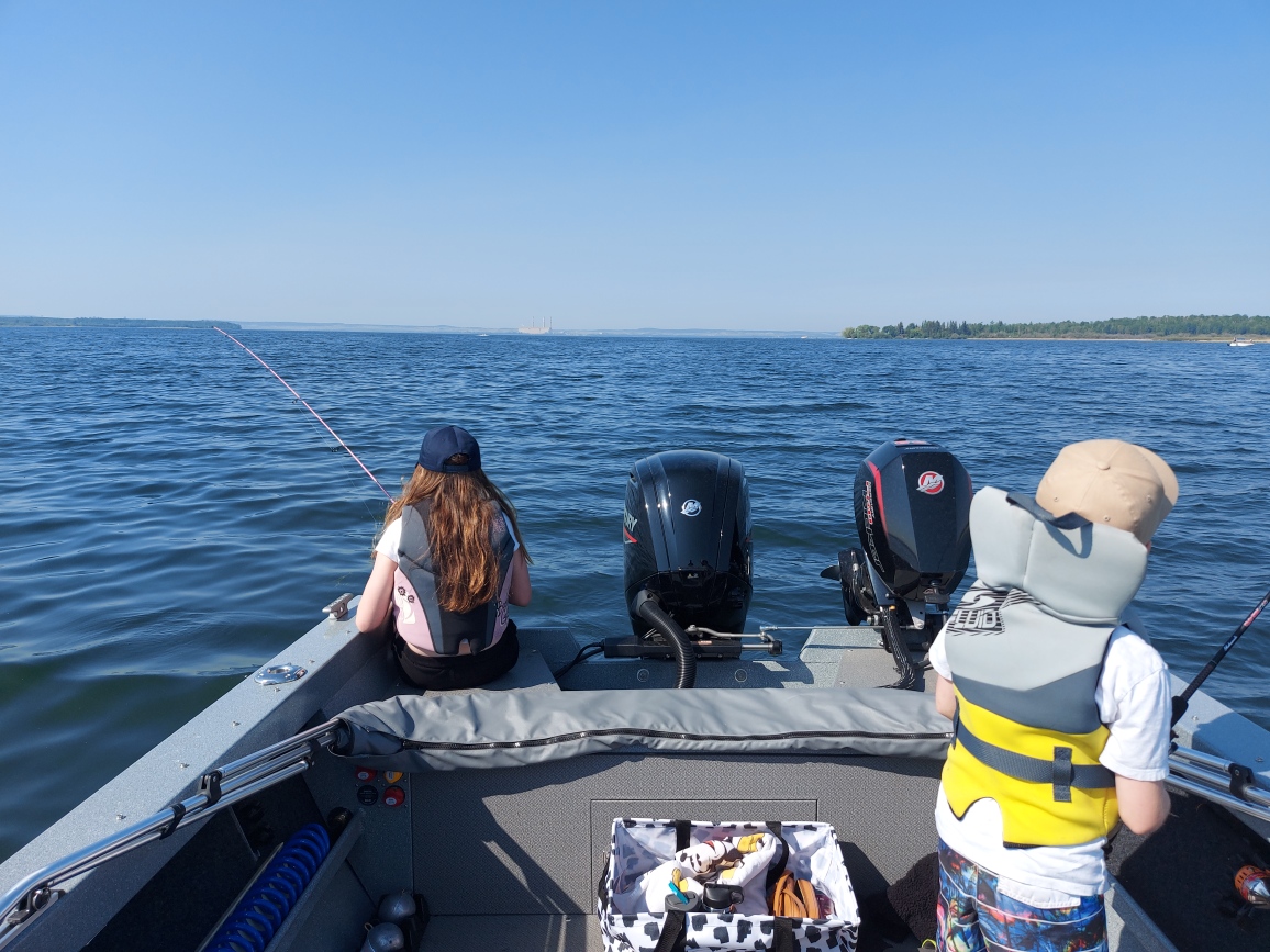 GibbonsMotorToy's tweet photo. 🎣✨ Exciting Update! 🚀 Since purchasing the amazing 2023 KingFisher 1825 Falcon, our customer Dan has been having an absolute blast out on Cold Lake, Alberta, reeling in some epic catches! 🌊🐟 https://t.co/9bpv5m5ZmE