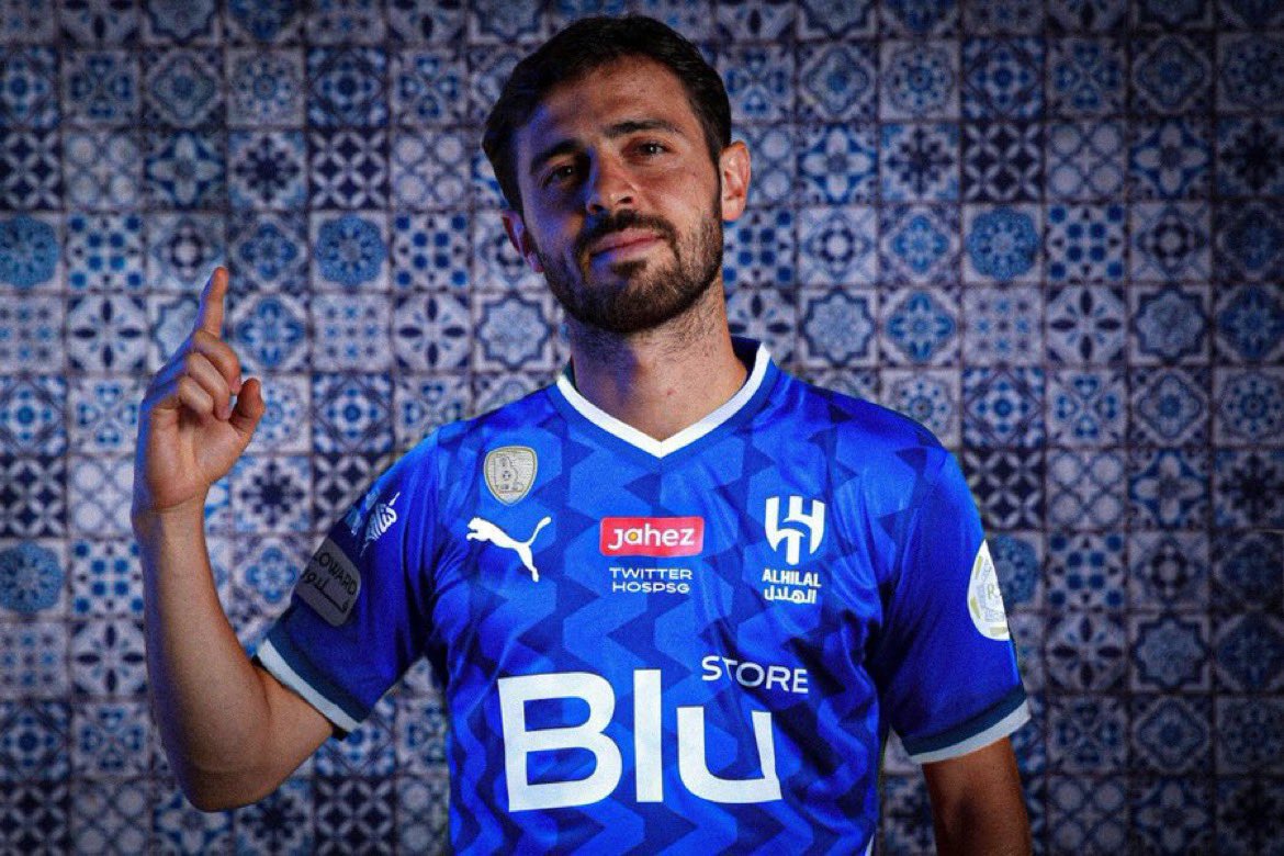 j_r7N's tweet photo. الهلال احق بسيلفا من غيره النادي الوحيد الذي لم يتعاقد مع لاعب من فئة A حتى الآن طالبوا فيه ياهلاليين وازعجوهم مثل غيركم لعل وعسى يحسون بإن هناك نادي سعودي اسمه الهلال.

 #بيرناردو_مطلب_هلالي https://t.co/460F4FxrJW