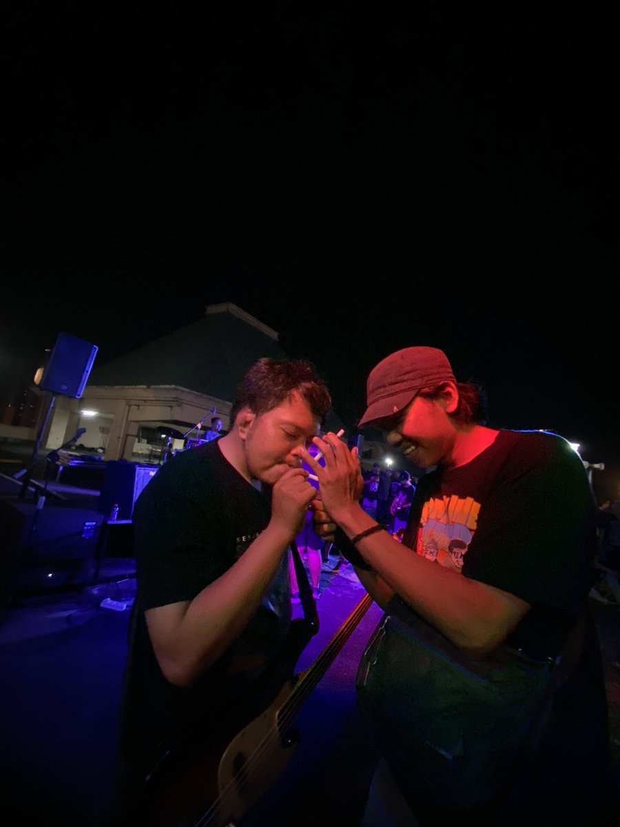 Basis kebanggaan gue <a href="/Whtvrwillbe/">ברכה</a> main di rooftop SGM di sambut gempa 1 menit 😂🤣😂🤣 dan tetap kalem~