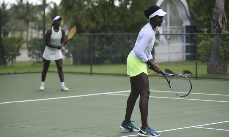 Bahamians in action at Junkanoo Bowl doubles
#bahamas #sports #tennis #junkanoo #bowl #bahamasnews
bahamaslocal.com/newsitem/29841…