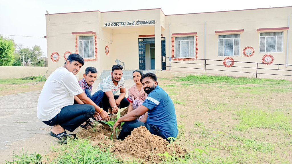 SaajanTr's tweet photo. वृक्ष है तो हम है।🌳🌲

वैवाहिक वर्षगाँठ पर गाँव के चिकित्सालय (उप स्वास्थ्य केंद्र,शेषमा का बास) में वृक्षारोपण किया है।
#savetree_savelife https://t.co/8WbcZ4fmlk