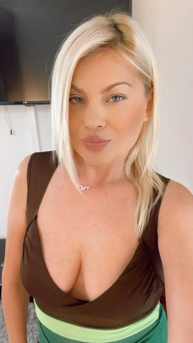 It's Friday!!! Weeking is coming and I am here for it 🥰  #xxxjasminerouge #onlyfans #hot #blonde https://t<a href="/tag/hot"class="tags"><span>#hot</span></a><a href="/tag/blonde"class="tags"><span>#blonde</span></a><a href="/tag/onlyfans"class="tags"><span>#onlyfans</span></a><a href="/tag/xxxjasminerouge"class="tags"><span>#xxxjasminerouge</span></a>