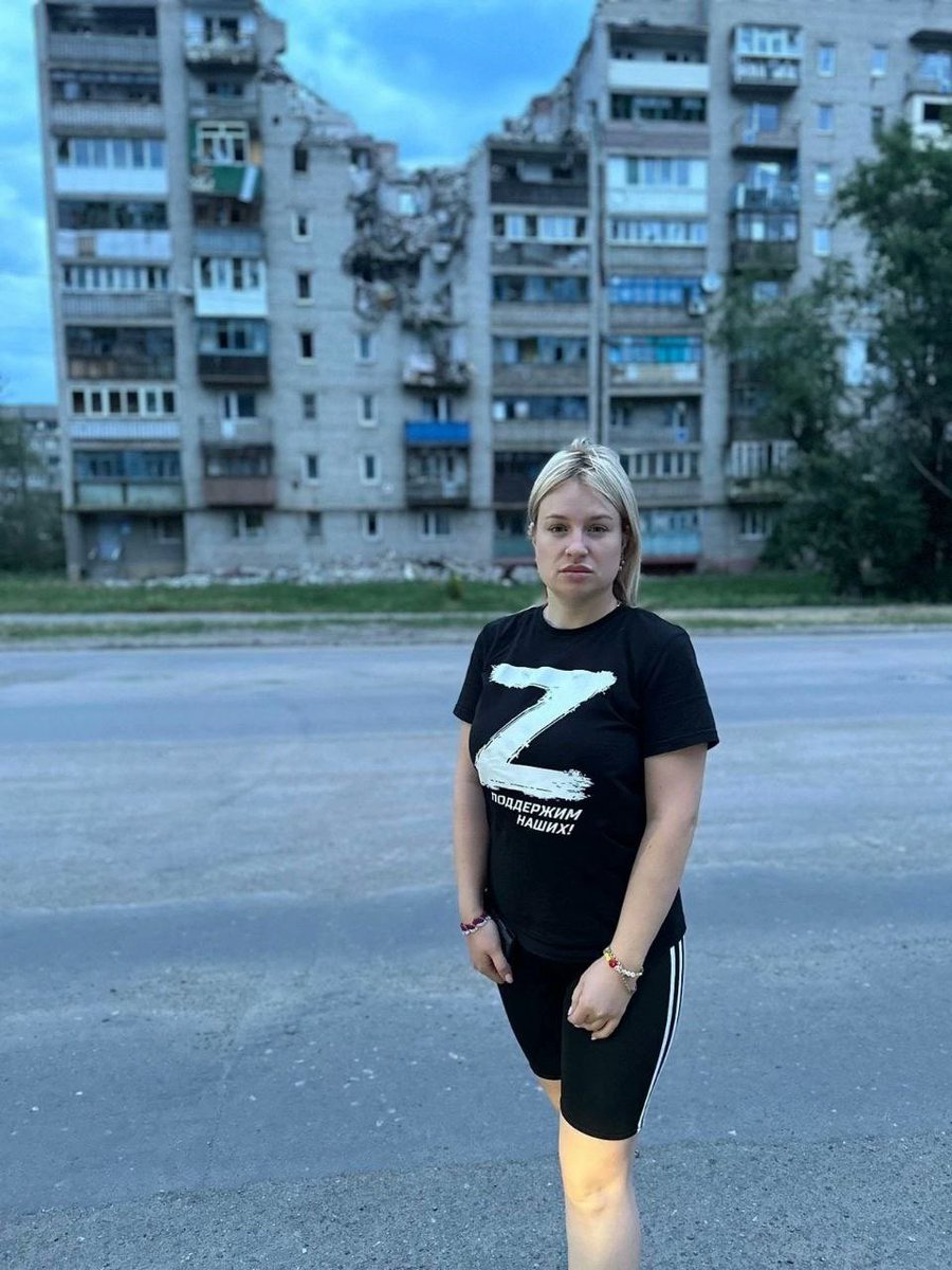 nedalalamari's tweet photo. On the right is a picture of a Russian girl who visited the city of #Homs after it was destroyed by Bashar al-Assad and Putin, causing the death and displacement of its people. This girl went there to take some pictures with the devastated homes, knowing that beneath each house a martyr who fell victim to the bombings that targeted the city. On the left is also a picture of a Russian girl who visited the Ukrainian city of #Mariupol after it was destroyed by Putin, leading to the displacement and killing of its people, The girl also took pictures with the destroyed houses.

When we say Russia is a terrorist state, I mean this statement very seriously. 
And here I say it again: 
Russia is a terrorist state.

#freesyria 
#SlavaUkraine