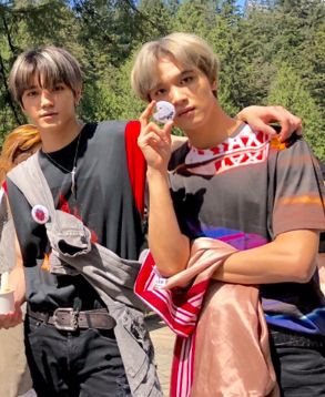 Haechancam37's tweet photo. HAPPY TAEYONG DAY TO YOU ALL 💓 https://t.co/EqV0IrG65J