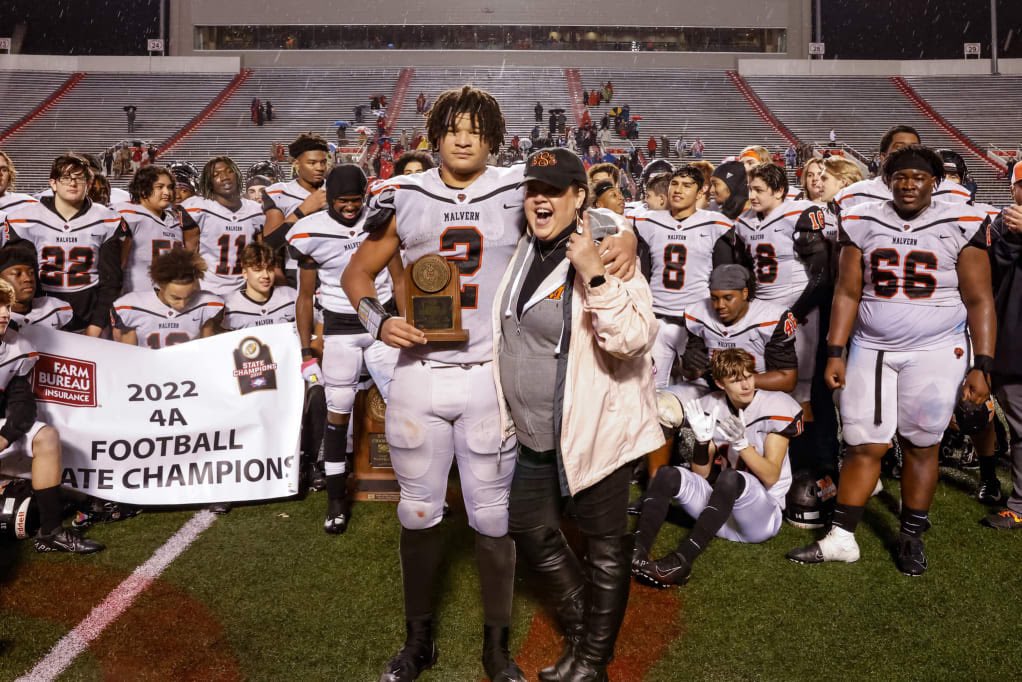 Malvern 3⭐️ RB Jalen Dupree (<a href="/JalenDupree02/">Jalen Dupree</a>) commits to Colorado State.

He earned multiple POTY awards and was named MVP of the 4A state championship game helping Malvern to its 1st 🏆 since ‘93. Dupree compiled over 3,000 yards of offense and 56 TD. #arpreps 

<a href="/coachplumlee/">Coach Plumlee</a>