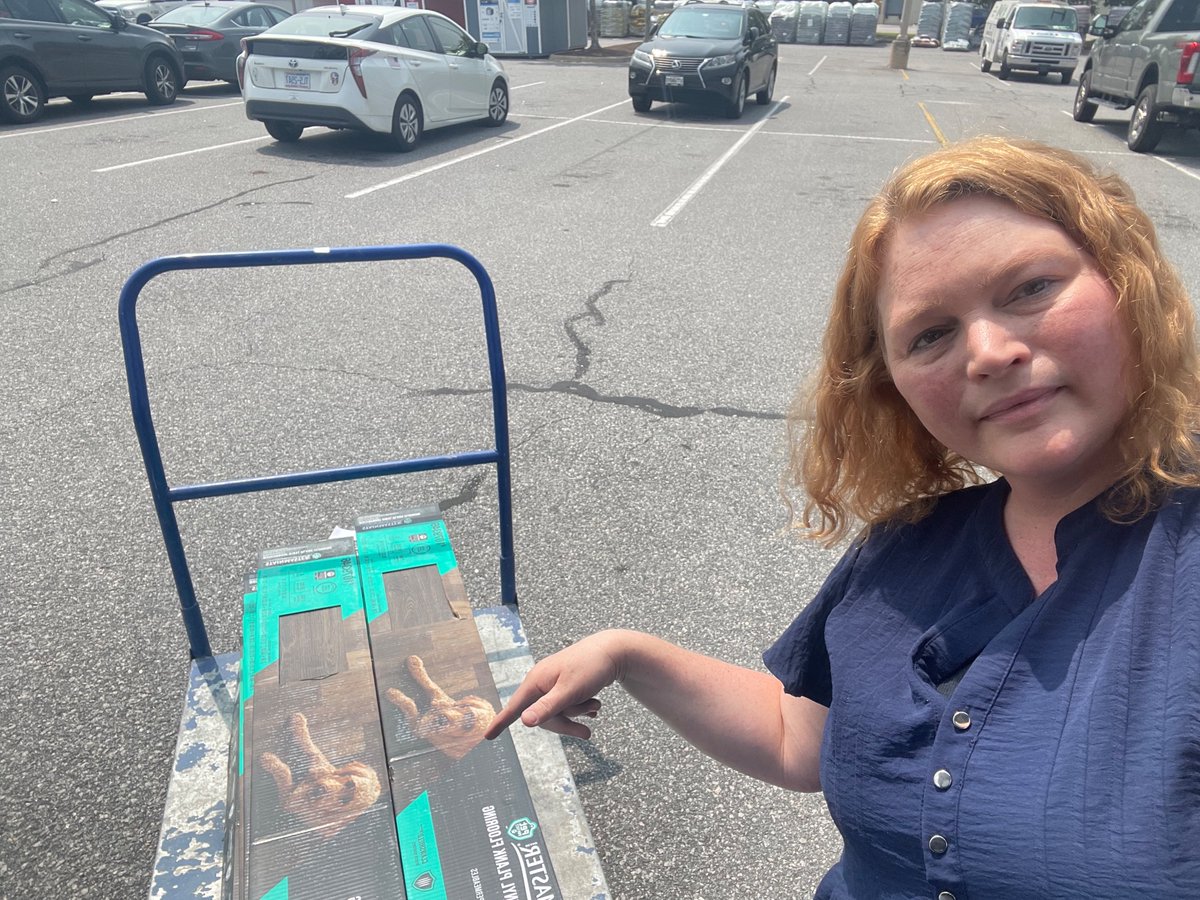 One of the things I do as an ASM to help associates to give great customer service….. pick up ICB’s on my way into work…….Team Work Makes the Dream Work <a href="/aceboogieak/">aceboogieak</a> <a href="/TryquitaWinslow/">Quita1984</a> <a href="/eric_marler/">Eric Marler</a>