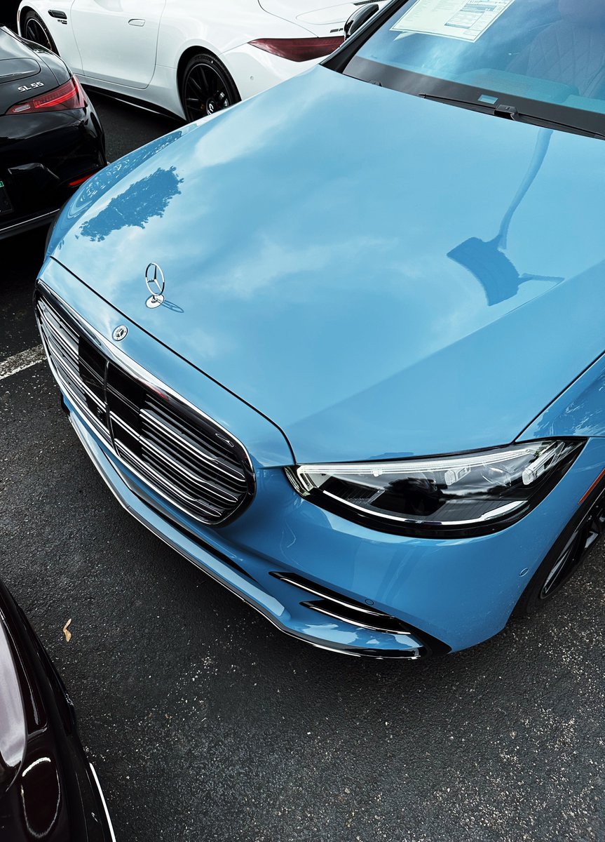 JoeW6_'s tweet image. Another bespoke S580.. China Blue // Carmine Red