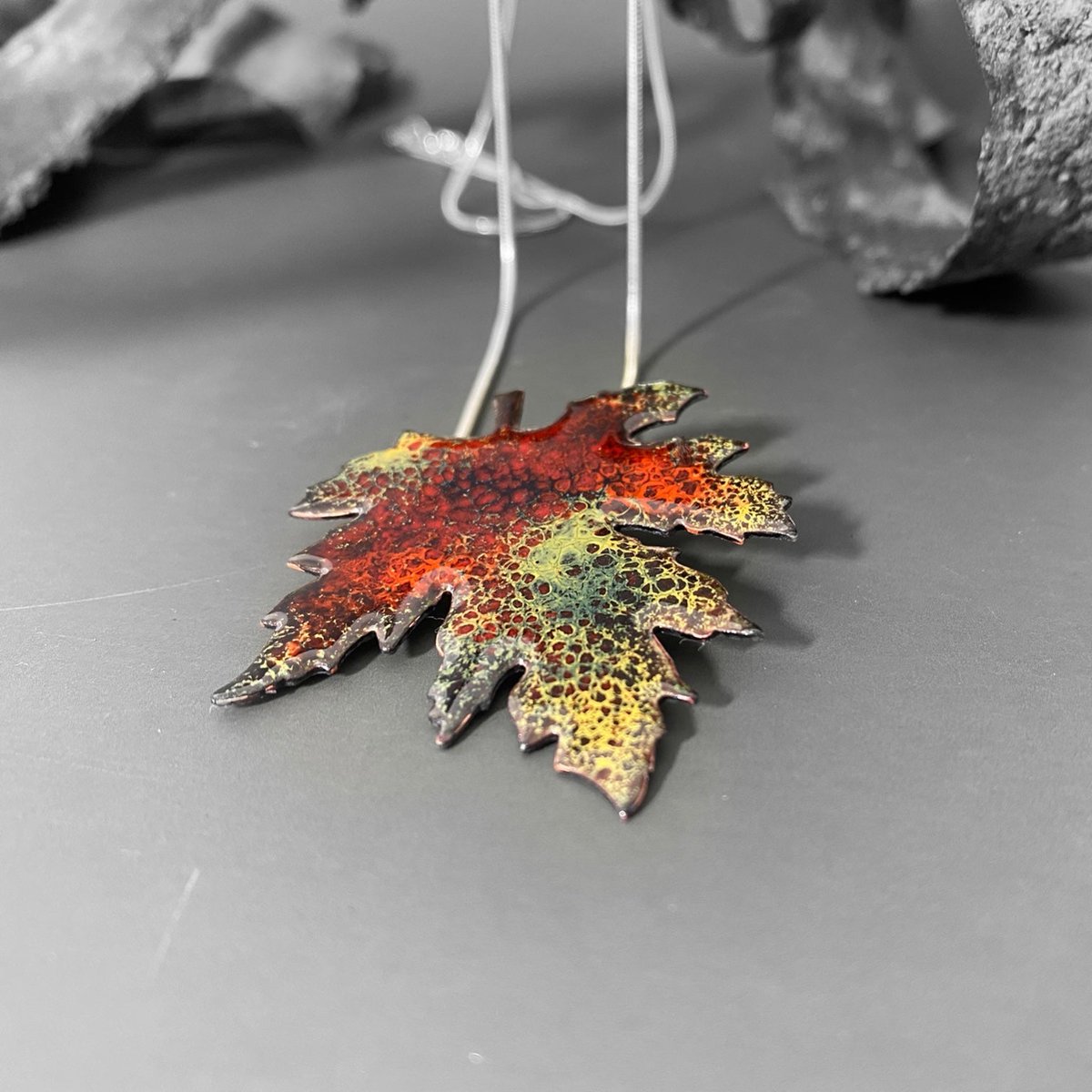 Enamel Maple Leaf Pendant tuppu.net/9eecdc51 #HandmadeHour #MHHSBD #bizbubble #inbizhour #shopsmall #UKHashtags #giftideas ##UKGiftHour