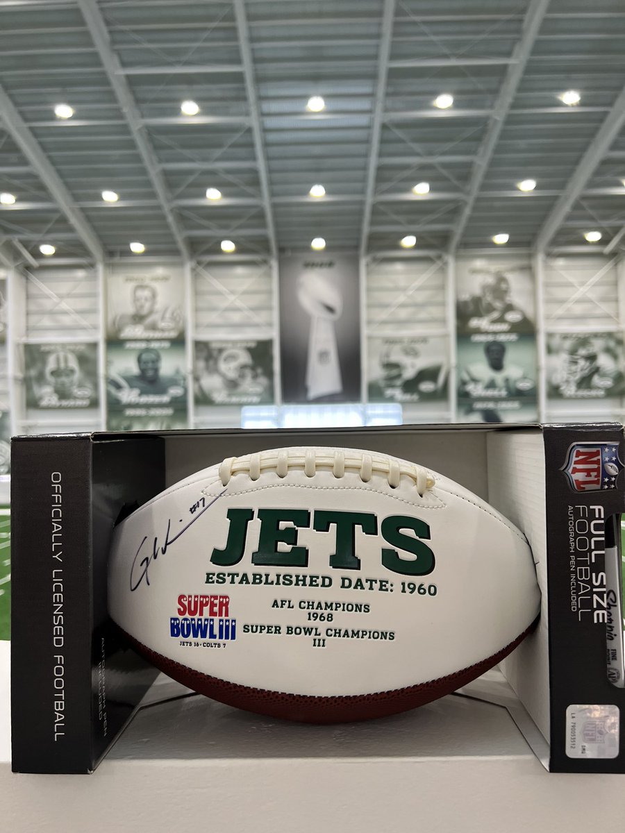 Woody Johnson (@woodyjohnson4) on Twitter photo Just found this <a href="/GarrettWilson_V/">Garrett Wilson</a> signed football. Who wants it?
Follow and retweet for a chance to win.
Rules: nyj.social/442EnEc #Sweepstakes Just found this <a href="/GarrettWilson_V/">Garrett Wilson</a> signed football. Who wants it?
Follow and retweet for a chance to win.
Rules: nyj.social/442EnEc #Sweepstakes