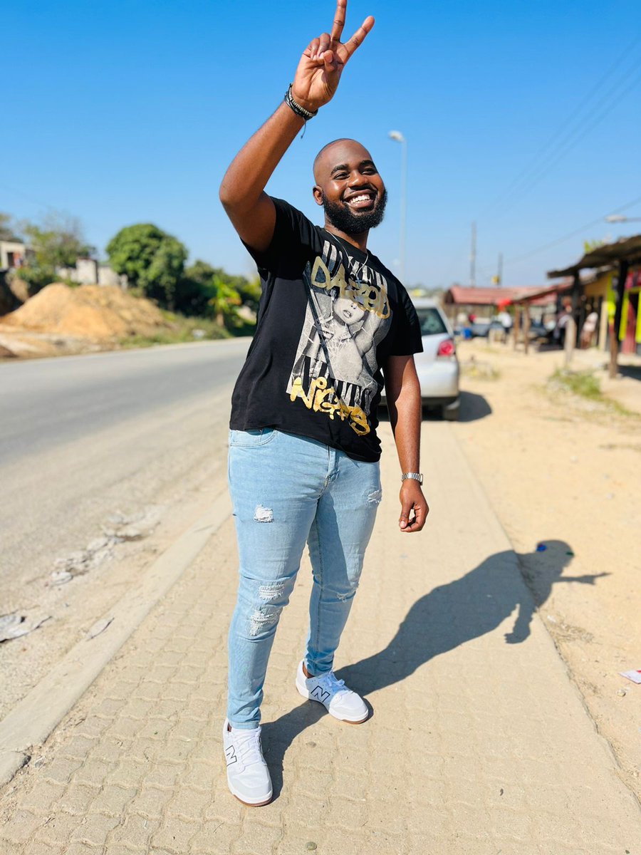 MasekoSurprise's tweet photo. ✌🏿 https://t.co/oWTuwE7Z3r