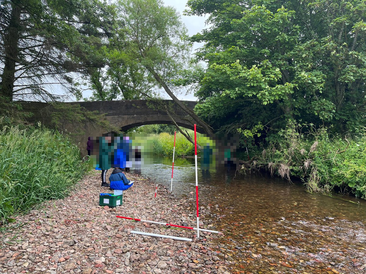 N5 River Fieldwork fieldwork today @MearnsAcademy 
#nationalfieldworkfortnight
#The_GA