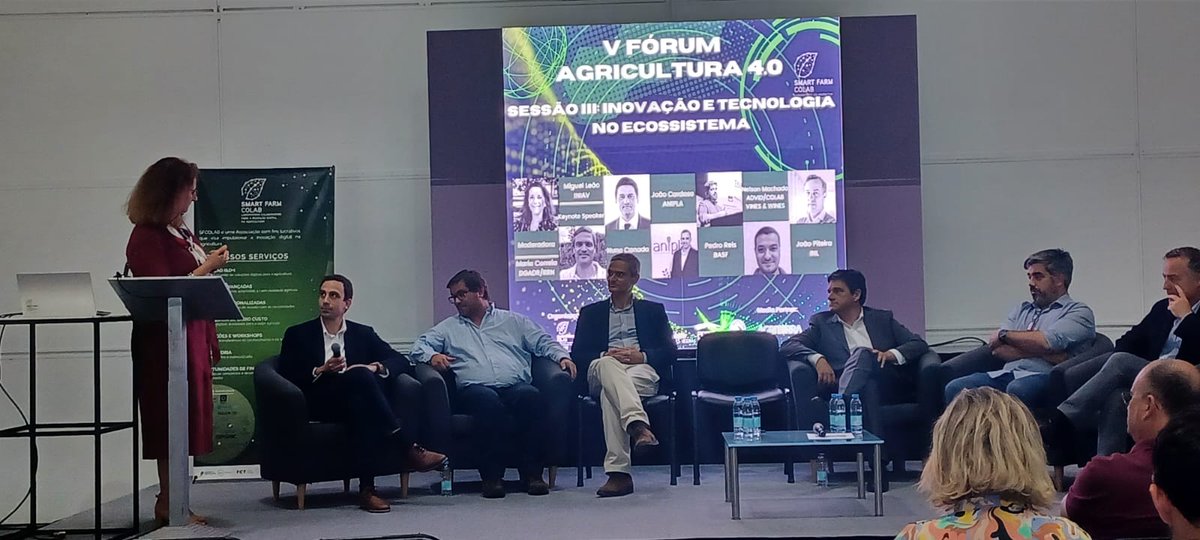 anipla_com's tweet photo. A convite do @sfcolab , parceiro da ANIPLA no projeto Smart Farm Hub, João Cardoso, Diretor Executivo da ANIPLA, marca hoje presença no V Fórum Agricultura 4.0 para uma mesa redonda dedicada ao tema “Inovação e tecnologia no ecossistema”.
#anipla #smartfarmcolab #forumagricultura https://t.co/e8FywI1J1y