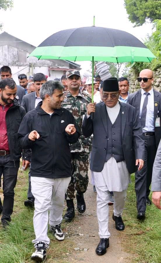 युद्धमा जीत हार स्वभाविक हो । प्रचण्ड सरकारले युद्ध छेडेको छ । देशलाई खोक्रो बनाउनेहरु धमाधम उदाङ्गाे हुँदैछ्न् । राम्रो कामलाई राम्रो भन्न कुनै सिद्धान्त चाहिँदैन । न त चम्चा नै बन्न आवश्यक छ । 
#Lets appriciate# GoaheadPrachanda# 🙏