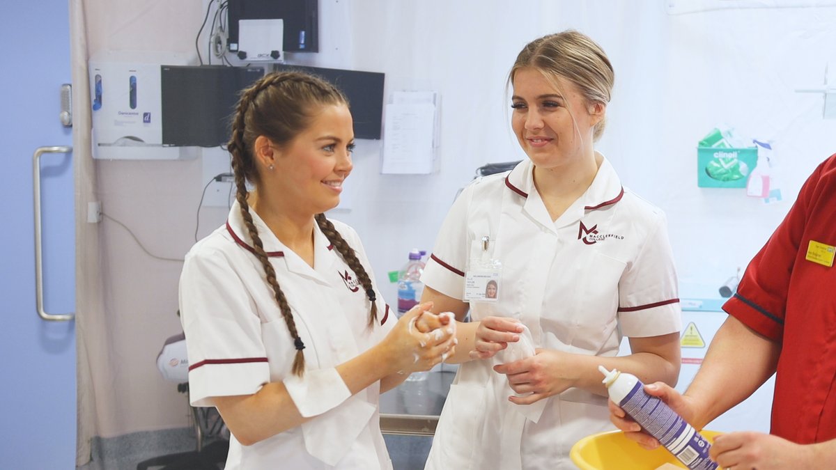 Looking to pursue a rewarding career in Health and Social Care? Look no further than Macclesfield College! 👩‍⚕️ Our comprehensive courses offer in-depth knowledge, practical skills, and hands-on experience to help you excel in this vital industry. ✨ macclesfield.ac.uk/subject-areas/…