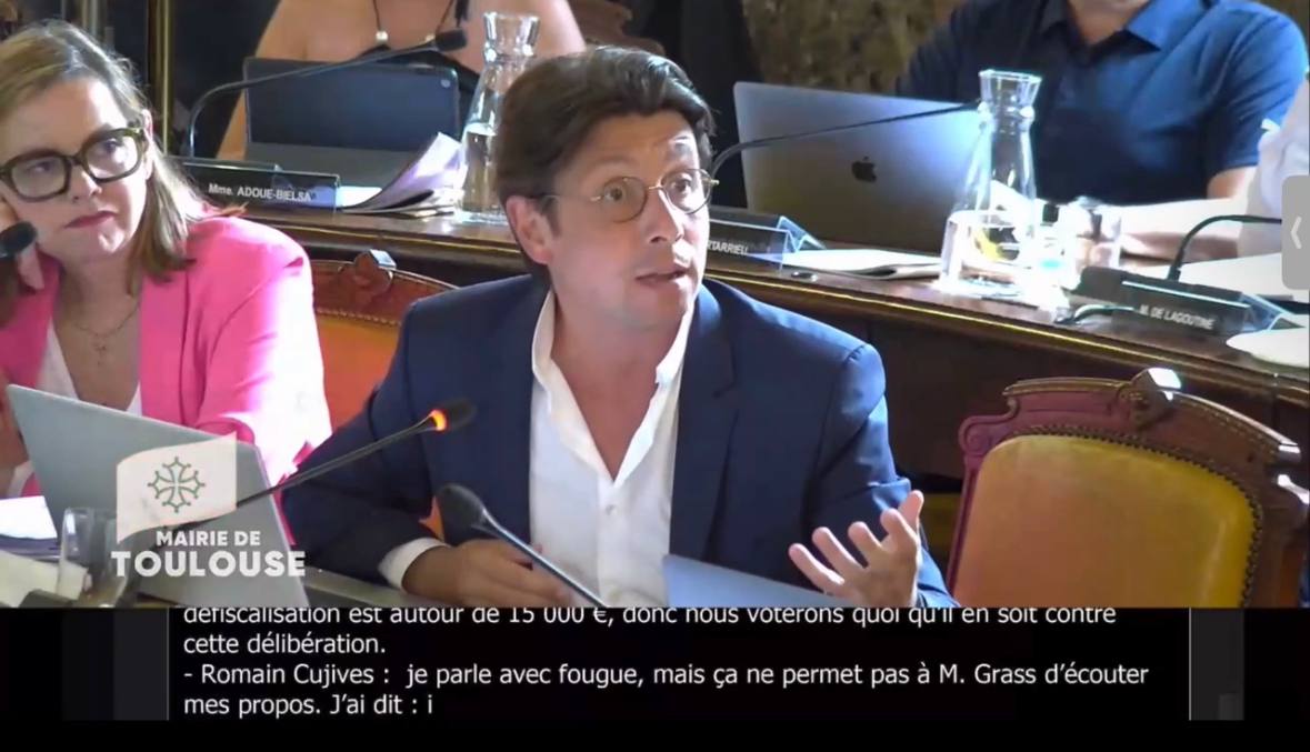 Intervention de @Romain_Cujives qui dénonce les contreparties déséquilibrées prévues dans le cadre des conventions de mécénat que la Mairie signe avec des entreprises privées⚠️