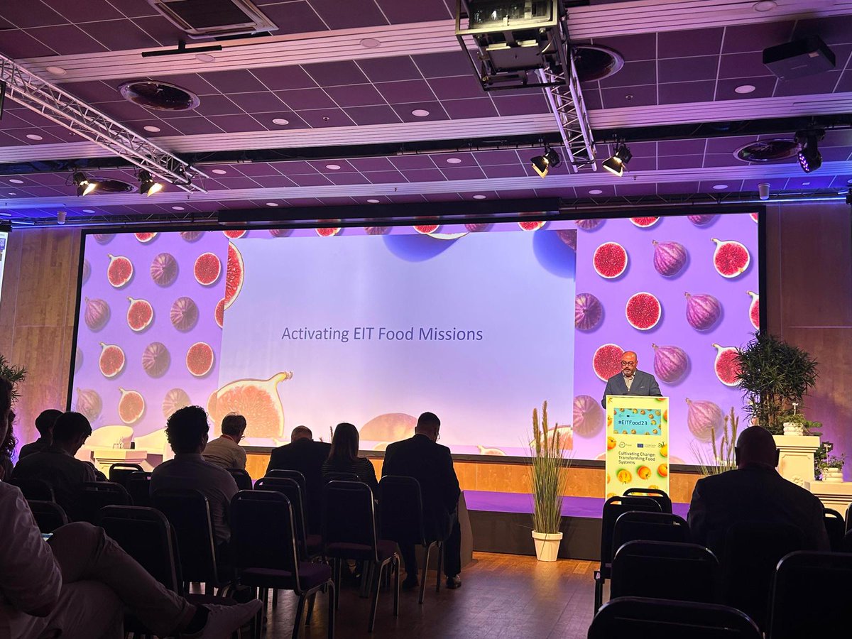 FI_QUB's tweet photo. Our @QUBIGFS colleages had an inspiring trip to Riga for the #EITFood23 event on Transforming Food Systems.

IGFS has played a leading role in delivering strategic roadmaps for @EITFood launched at the event with a strong desire to work in partnership for impact evident. https://t.co/VYaniNaUag