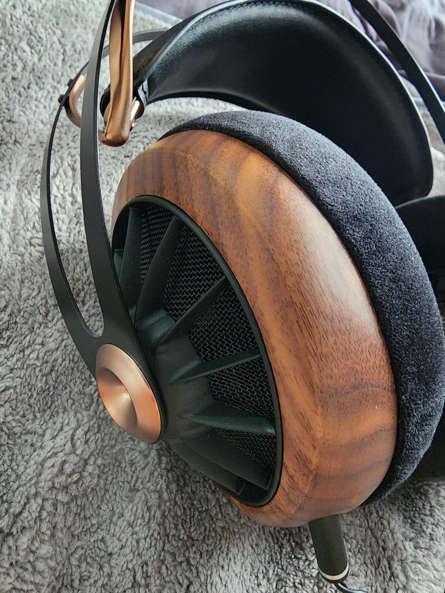 jackri_p's tweet photo. My new gear

My most beautiful headphone which’s easy to drive. https://t.co/03rTVEGwaD