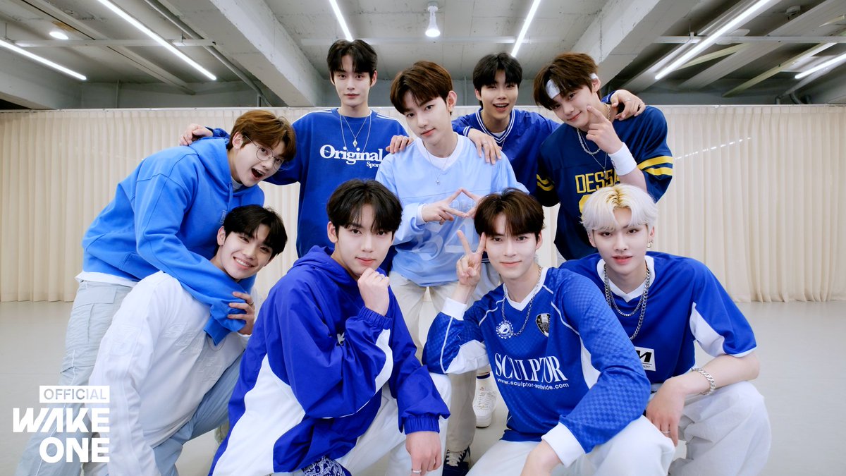 hello everyone, I bring good news. do you miss my performance of the song "Say My Name"? now this song is sung by the nine of us. The following is the dance practice so that zerose can follow it happily. 

youtu.be/a5O8_2bTlOk