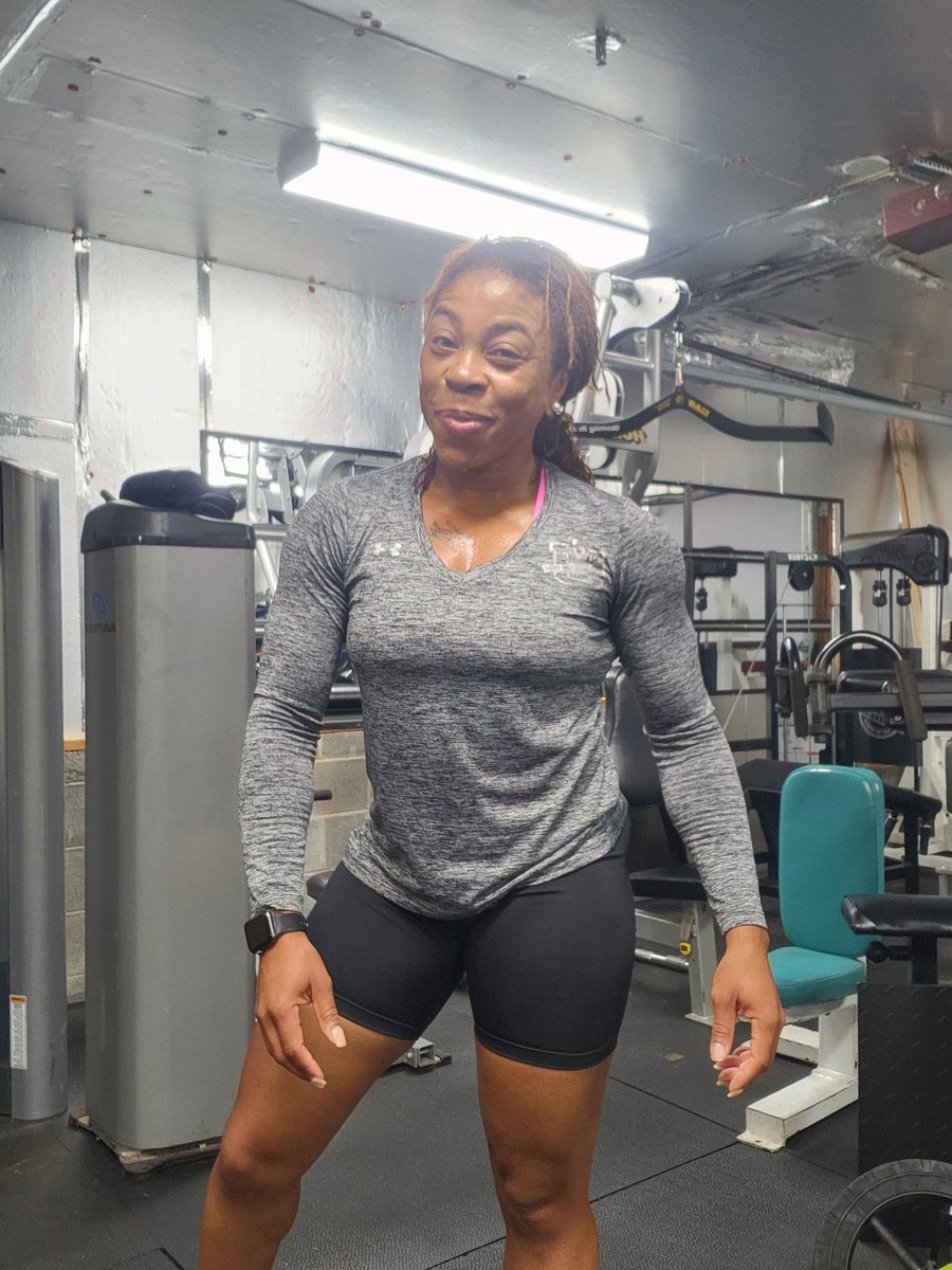In Save Your Body Bootcamp cardio blast almost took me out. Crazy how my own class puts me down lol 😆  however it's done.

Let's work!

#UncoveringTheNewU #CoachNesi #onlineFitnesscoach #trainhard #FitnessMotivation #cardioblast #fypシ #internationalspeaker