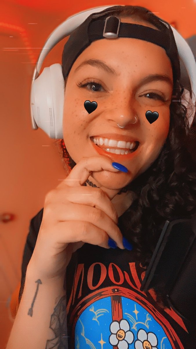 Guess who finally got a glizzy 🤍 I’m live babes twitch.tv/photoshopwiz #bitcoin #RocketLeague