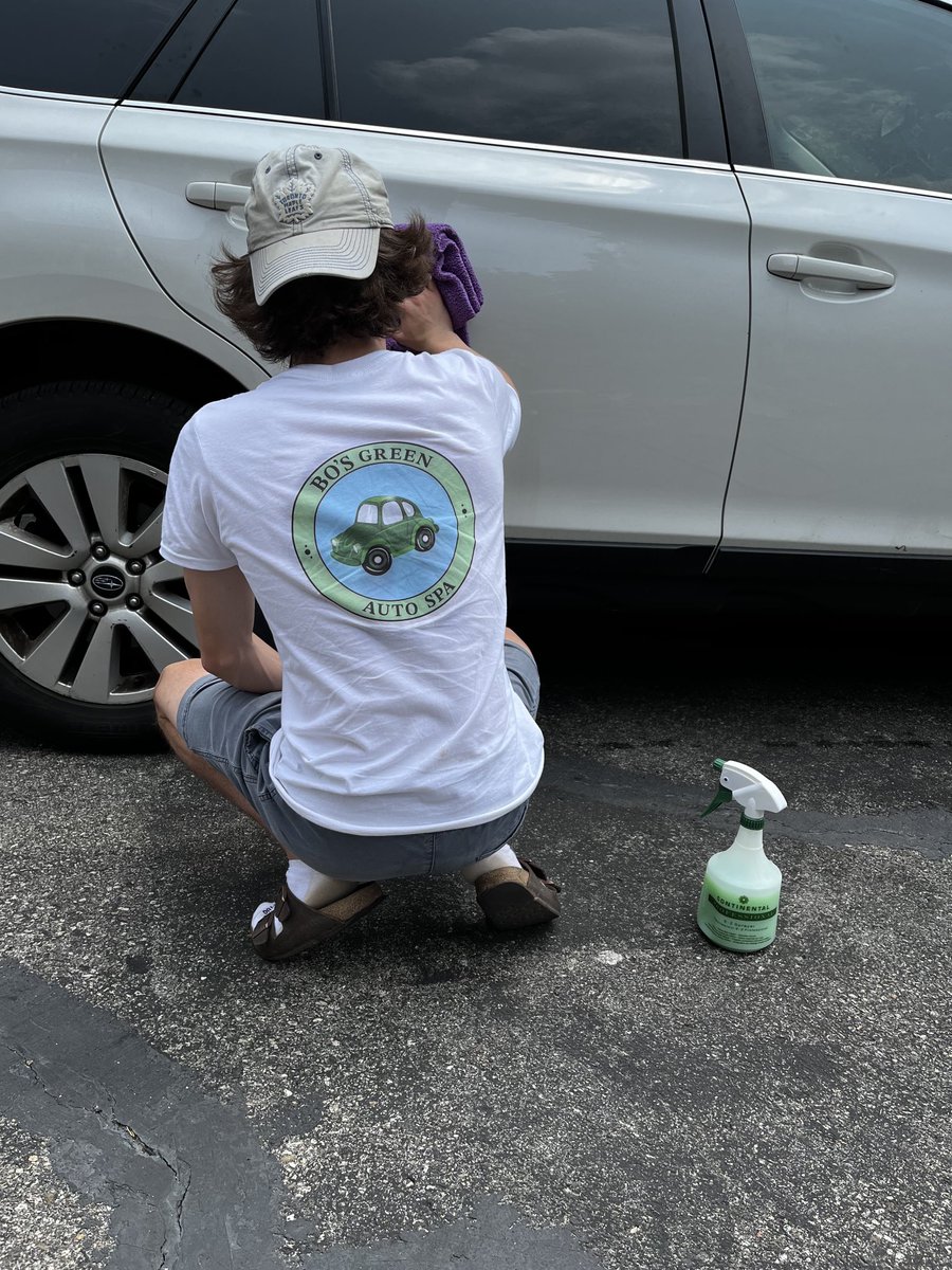 DavidDowhaniuk's tweet photo. Getting my car expertly cleaned By Alex of Bo’s Green Auto spa @bogreenautospa on instagram https://t.co/e8uESvwXmM